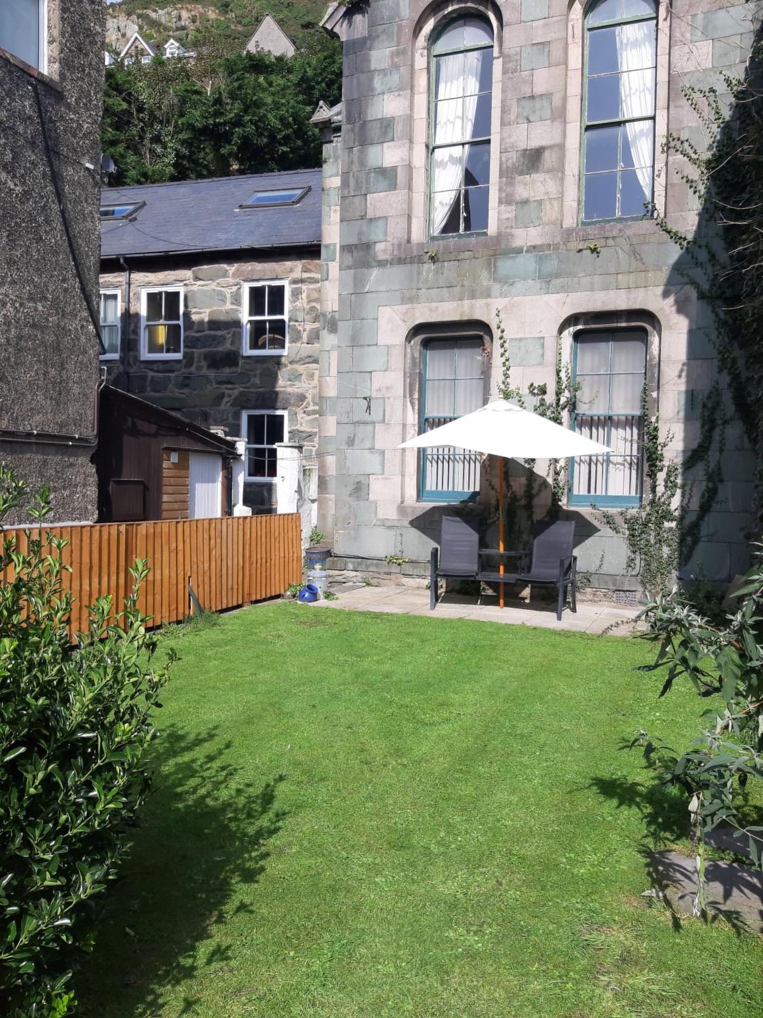 Ground Floor Barmouth Centre Apartment With Garden Esterno foto